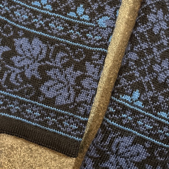 Dale of Norway Pure Wool Cardigan Sweater M Norwegian Blue Black Velvet Trim - Picture 5 of 16